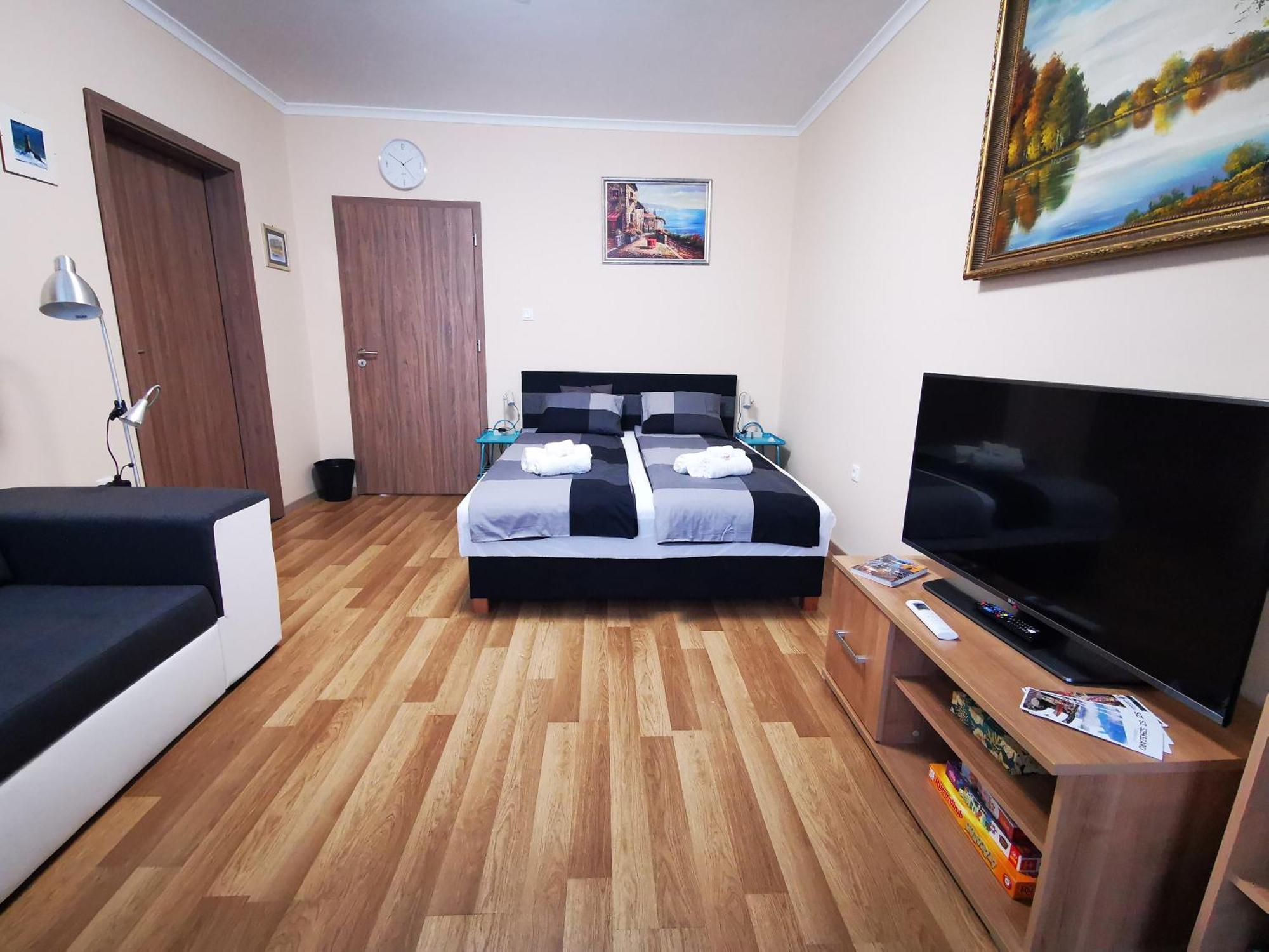 Central Park Apartman Szekszárd Exterior foto